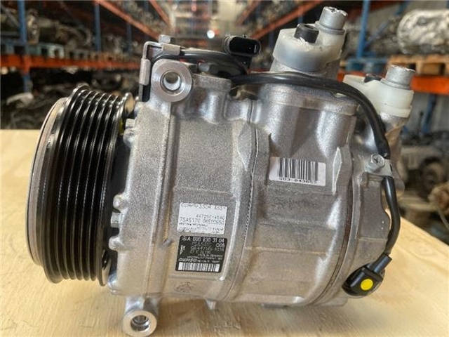 Compressor de aparelho de ar condicionado A0008303104 MERCEDES
