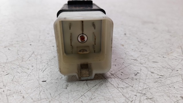 Relê de ventilador A0025424419 Mercedes