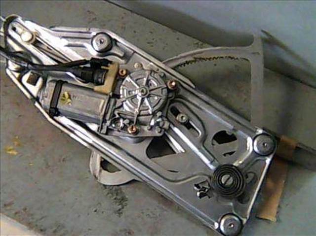 A0048201842 MERCEDES Мотор стеклоподъемника двери передней правой купить в Ужгород