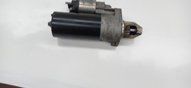 Motor de arranco A0061516101 MERCEDES