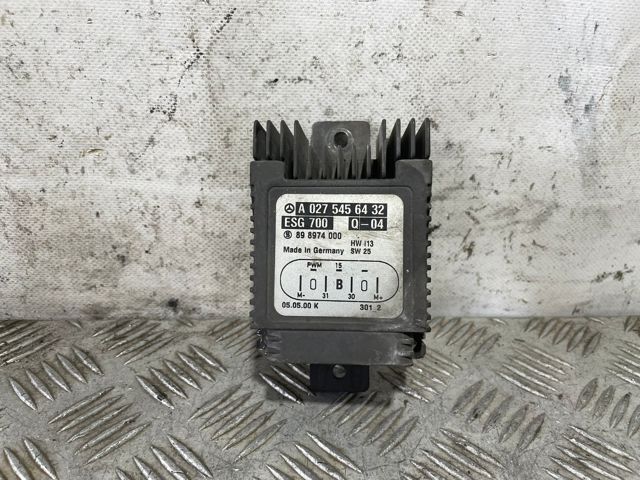 Regulador de revoluções de ventilador de esfriamento (unidade de controlo) A0275456432 Mercedes