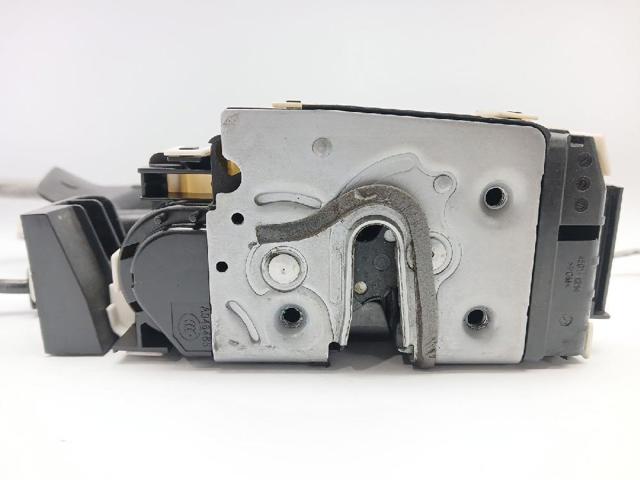 Fecho da porta dianteira esquerda A0997200135 MERCEDES