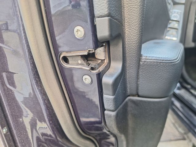 Fecho da porta dianteira esquerda A0997200135 MERCEDES