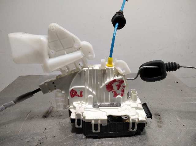 Fecho da porta dianteira esquerda A0997200135 MERCEDES