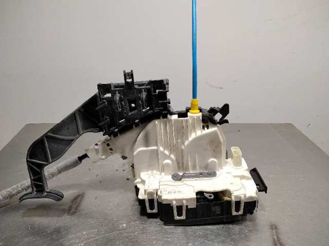 Fecho da porta dianteira esquerda A0997201901 MERCEDES