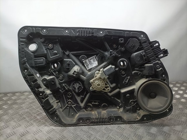 MERCEDES A0997601902 Держатель наружной ручки двери передней левой в наличии Одесса
