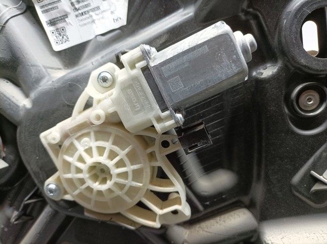 A0997601902 Держатель наружной ручки двери передней левой купить Харьков