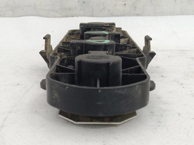 A1638200177 MERCEDES Ресничка (накладка) левой фары купить в Черновцы