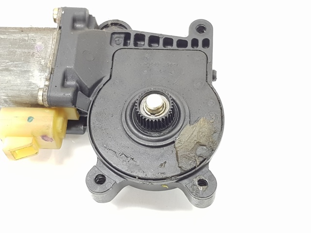 Motor de acionamento de vidro da porta traseira direita A1638200242 Mercedes