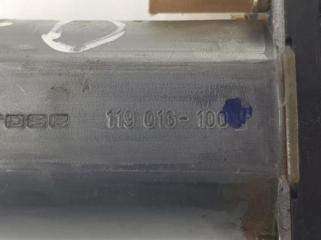 Motor de acionamento de vidro da porta traseira direita A1638200242 Mercedes