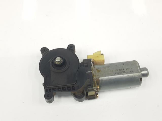 Motor de acionamento de vidro da porta traseira direita A1638200242 Mercedes