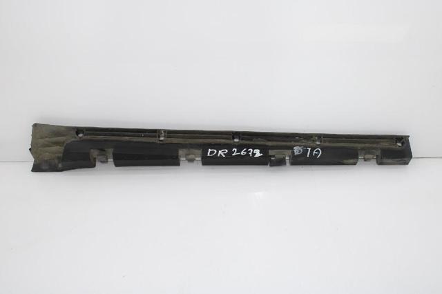 MERCEDES A1646981427 Кронштейн наружной накладки порога правой в наличии Киев