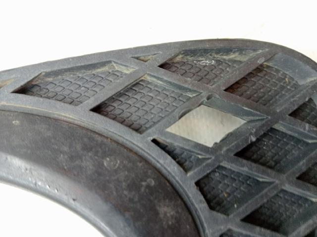 A1648260224 MERCEDES Заглушка (решетка) противотуманных фар бампера переднего правая купить в Хмельницкий