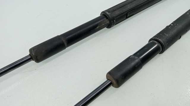 A1648800129 MERCEDES Амортизатор капота правый купить в Павлоград