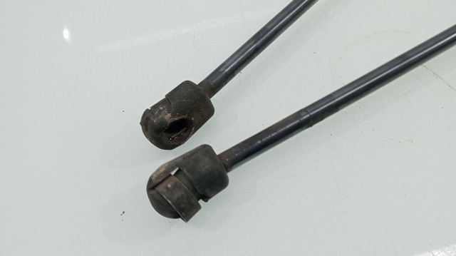 MERCEDES A1648800129 Амортизатор капота правый в наличии Кривой Рог