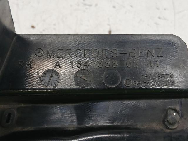 MERCEDES A1648880241 Решетка радиатора правая в наличии Кривой Рог