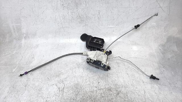 Fecho da porta dianteira esquerda A1667200135 MERCEDES