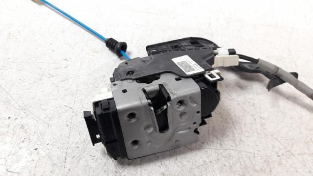 Fecho da porta dianteira esquerda A1667200135 MERCEDES