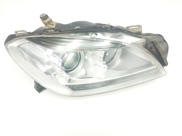 Luz direita A1668208461 Mercedes