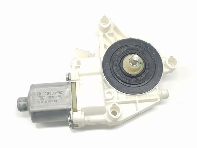 Motor de acionamento de vidro da porta traseira esquerda A1669060501 Mercedes