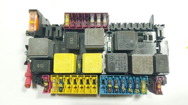 A1669068201 MERCEDES Блок предохранителей купить в Черновцы