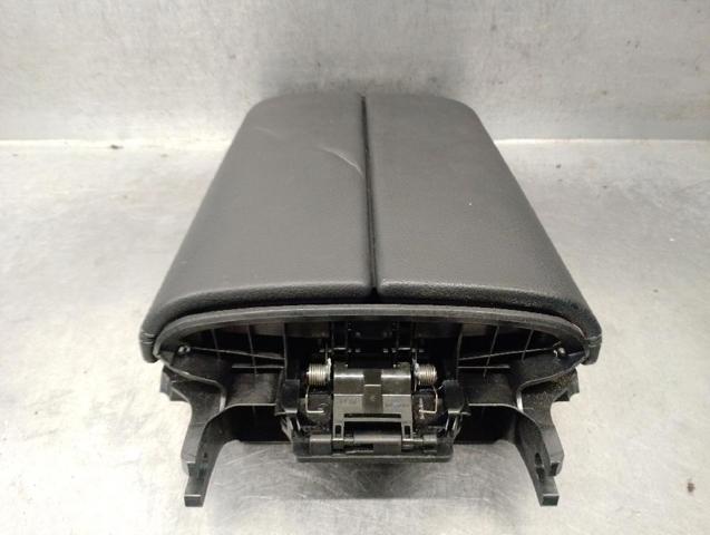 A1676809200 MERCEDES Подлокотник центральной консоли купить в Николаев