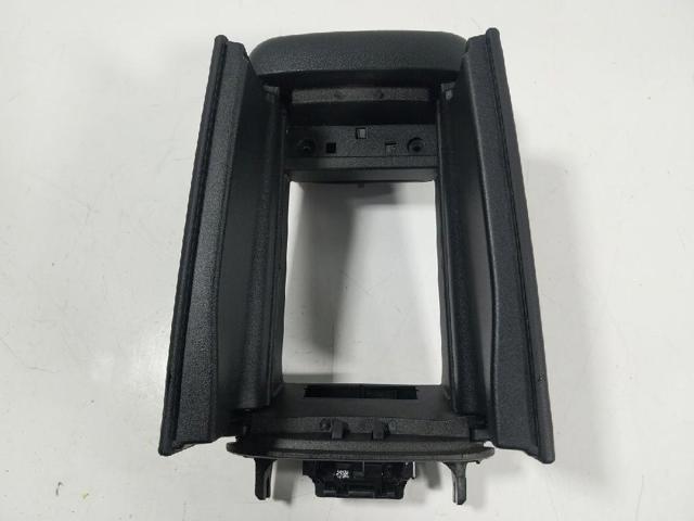 MERCEDES A1676809200 Подлокотник центральной консоли в наличии Харьков