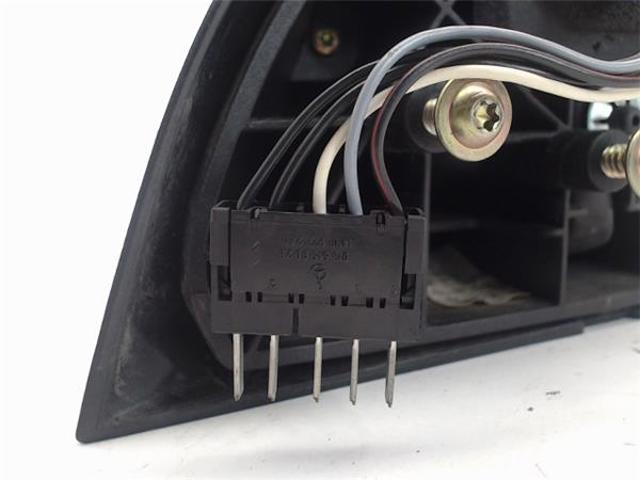 MERCEDES A1688110260 Накладка (крышка) зеркала заднего вида правая в наличии Львов