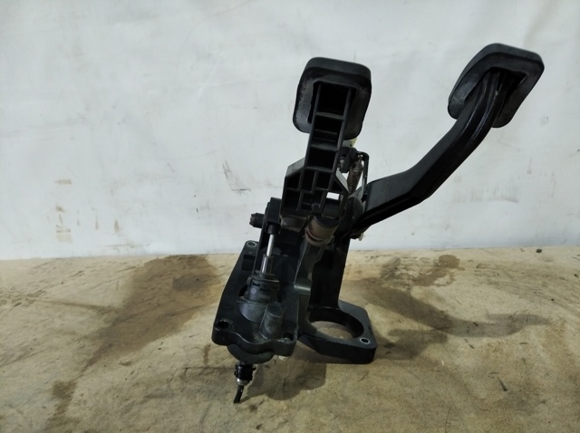 1692900901 MERCEDES купить в Павлоград