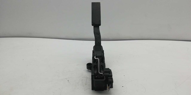 A1693000104 Педаль газа купить Кривой Рог