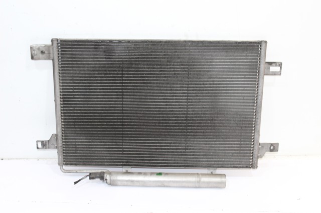 Condensador / radiador de ar condicionado para Mercedes-Benz classe A 160 CDI (169.006, 169.306) 640942 A1695000354