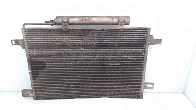 Condensador de ar condicionado / radiador para Mercedes-Benz B-Class B 200 (245.233) m266960 A1695000354