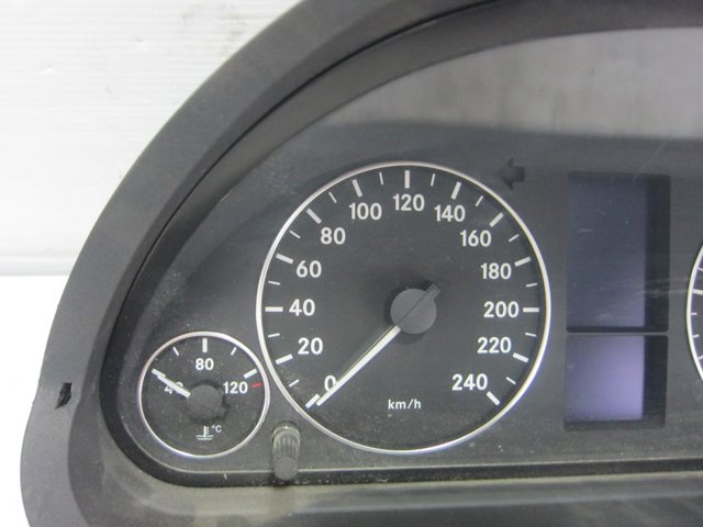 MERCEDES A1695409548 Панель приборов в наличии Хмельницкий