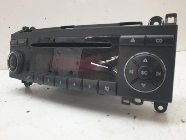 A1698200086 Магнитола (радио AM/FM) купить Кривой Рог