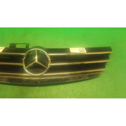 A16988009839744 MERCEDES Решетка радиатора купить в Павлоград