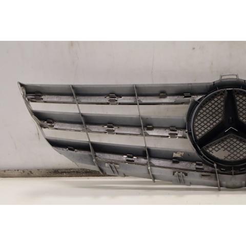 MERCEDES A1698801683 Решетка радиатора в наличии Полтава