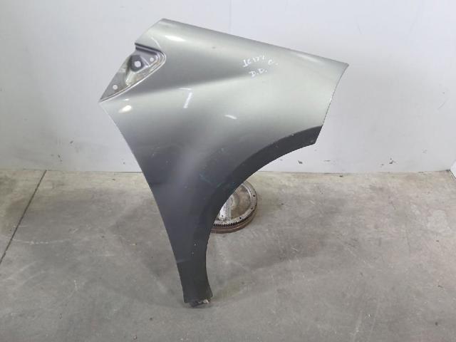 Pára-lama dianteiro direito A1698810201 MERCEDES