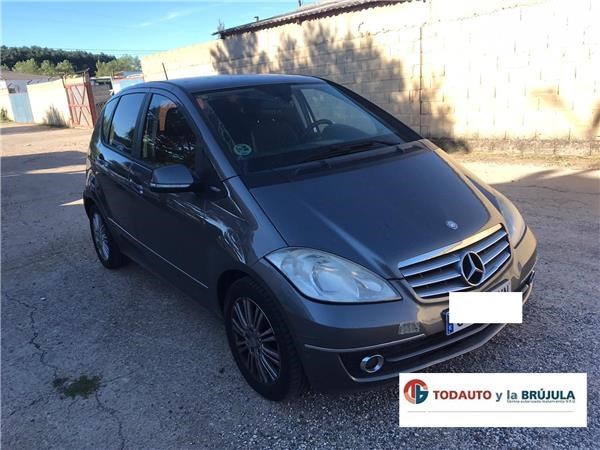 Pára-lama dianteiro direito A1698810201 MERCEDES
