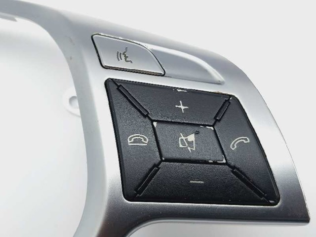A1725400362 MERCEDES Блок кнопочных переключателей рулевого колеса купить в Украина