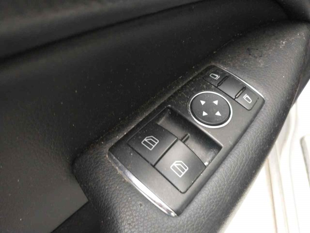 MERCEDES A1729056800 Кнопочный блок управления стеклоподъемником передний левый в наличии Павлоград