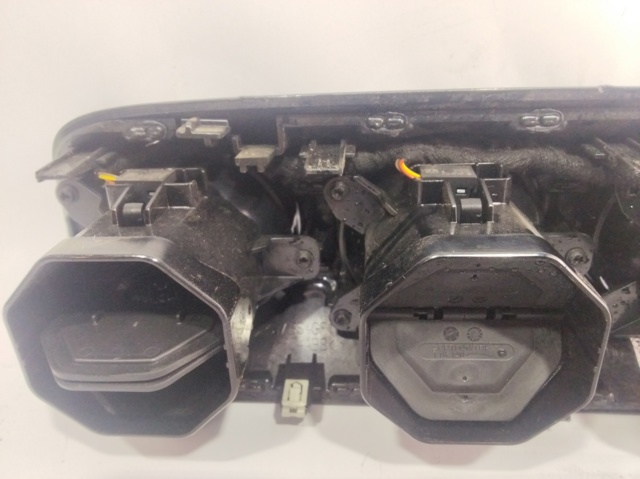 MERCEDES A1776809800 Молдинг (накладка) приборной панели "торпедо" центральный в наличии Винница