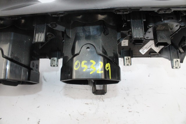 MERCEDES A1776809800 Накладка на торпедо в наличии Львов