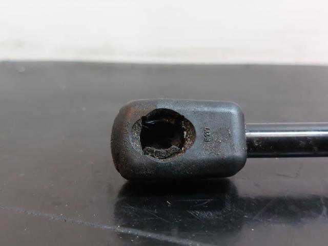 Amortecedor de tampa de porta-malas (de 3ª/5ª porta traseira) Mercedes A W177