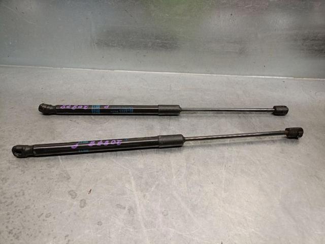 Amortecedor de tampa de porta-malas (de 3ª/5ª porta traseira) Mercedes A W177