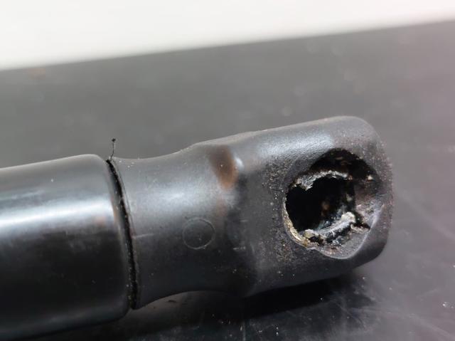 Amortecedor de tampa de porta-malas (de 3ª/5ª porta traseira) Mercedes A W177