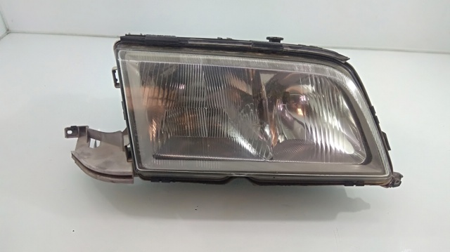 Luz direita A2028202461 Mercedes