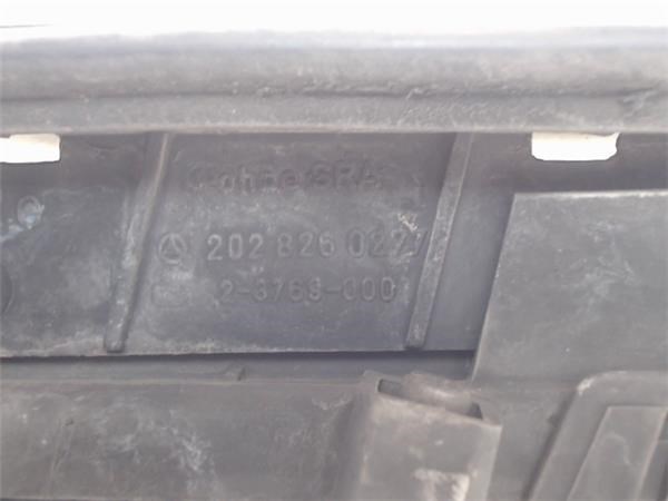 MERCEDES A2028260277 Ресничка (накладка) правой фары в наличии Харьков