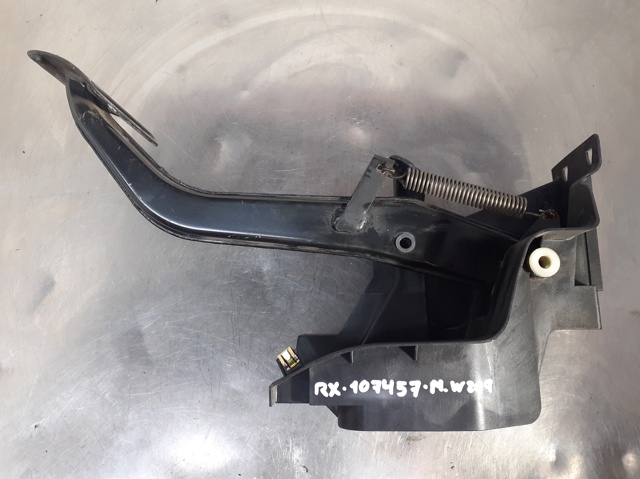 MERCEDES A2032900401 в наличии Киев