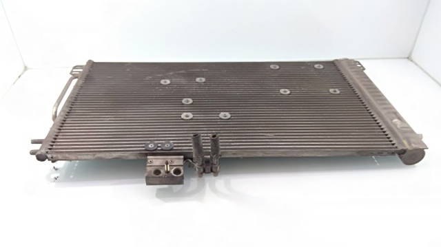 Condensador / Radiador de ar condicionado para Mercedes-Benz C-Class Coupé C 220 CDI (203.706) OM611962 A2035001154