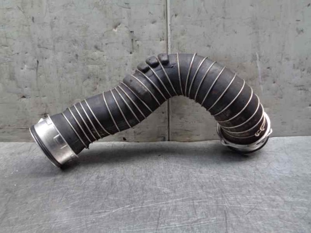 Mangueira (cano derivado) esquerda de intercooler A2035280682 Mercedes